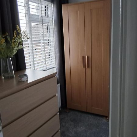 Crown Road Apartment シッティングボーン エクステリア 写真