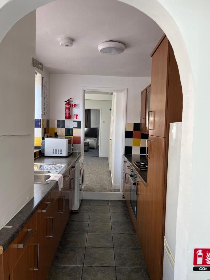 Crown Road Apartment シッティングボーン エクステリア 写真