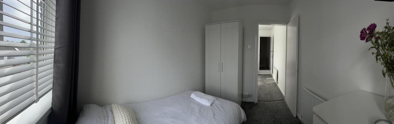 Crown Road Apartment シッティングボーン エクステリア 写真